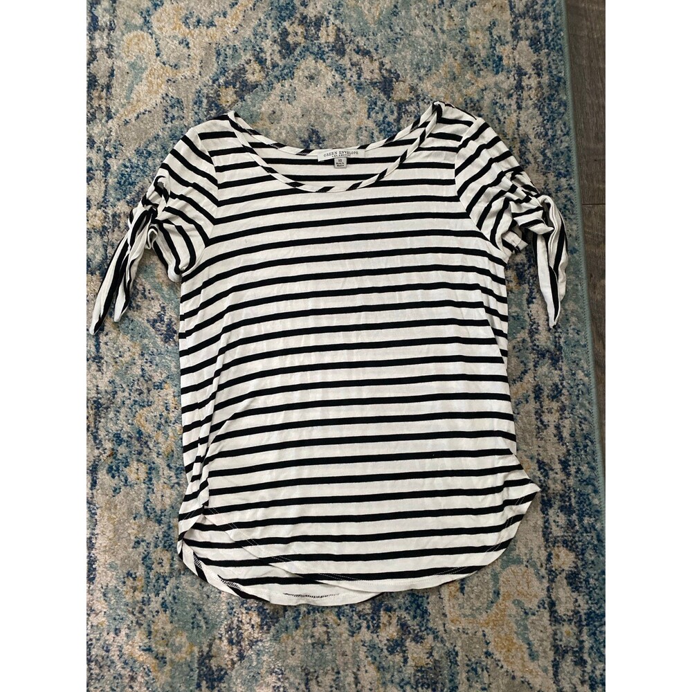 Striped sleeve detail top